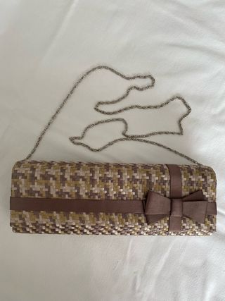 Bolso de fiesta tejido con lazo