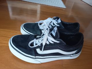Zapatillas Vans Negras y Blancas Poco Uso
