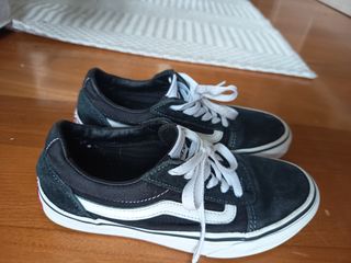 Zapatillas Vans Negras y Blancas Poco Uso