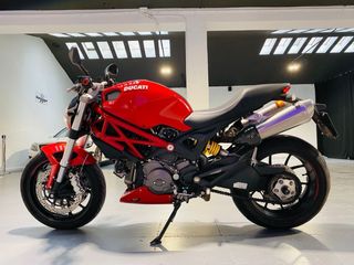 Ducati Monster 796 Roja
