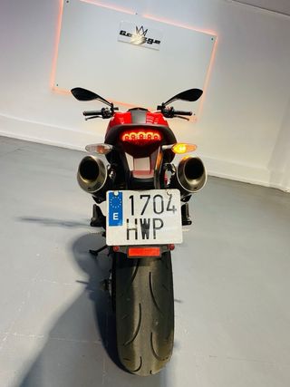 Ducati Monster 796 Roja