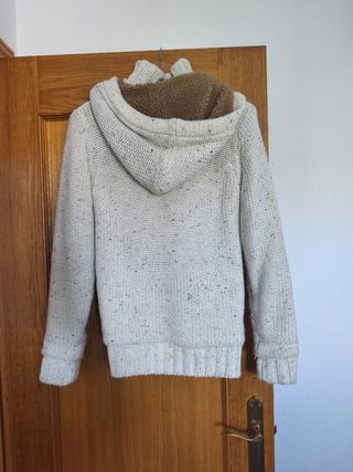 Chaqueta de punto beige con capucha hombre