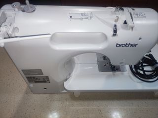 Máquina de coser Brother DS-120