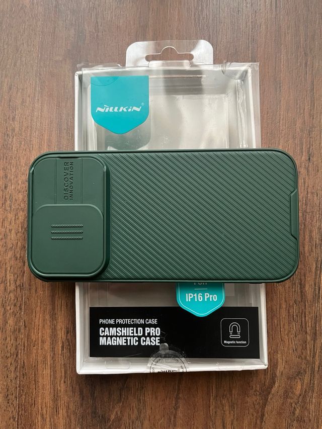 Funda Nillkin iPhone 16 Pro con MagSafe