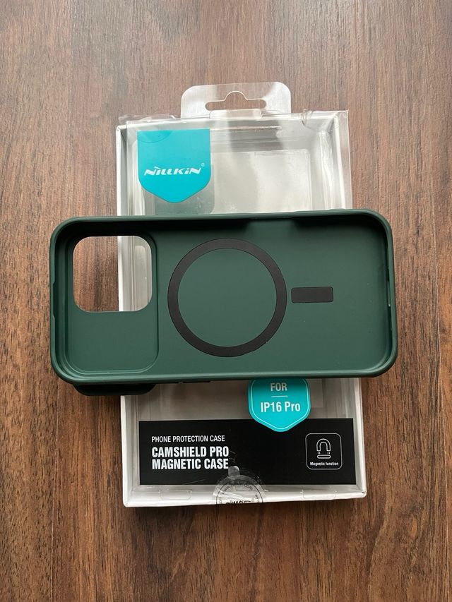 Funda Nillkin iPhone 16 Pro con MagSafe