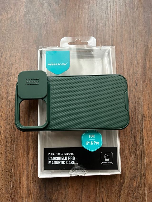 Funda Nillkin iPhone 16 Pro con MagSafe
