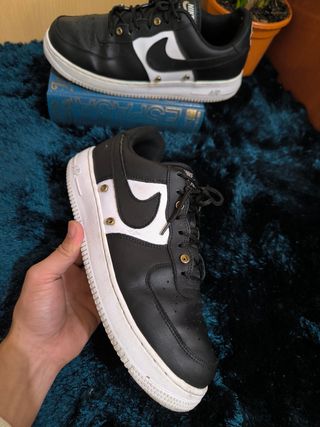 Zapatillas Nike Air Force Negras y Blancas