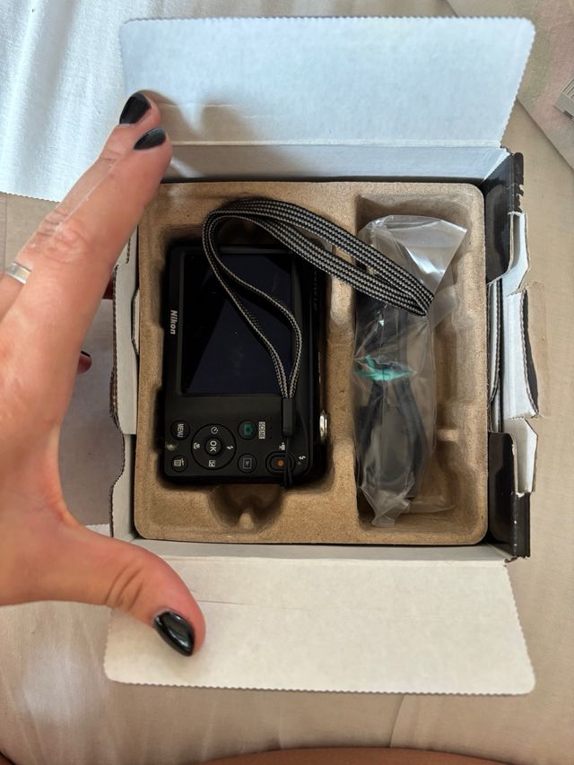 Nikon Coolpix L27 Fotocamera Digitale