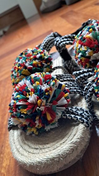 Sandalias Bimba y Lola étnicas talla 37