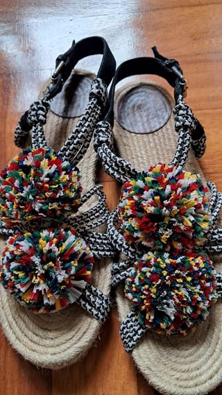 Sandalias Bimba y Lola étnicas talla 37