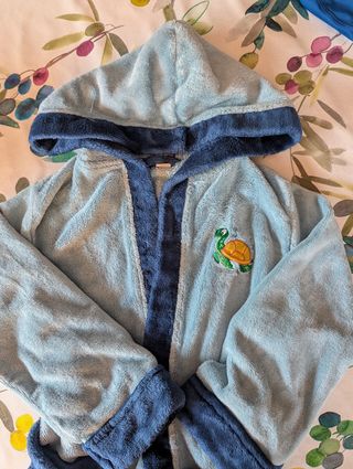 Pack Piscina: Albornoz, Bañador y Gorro