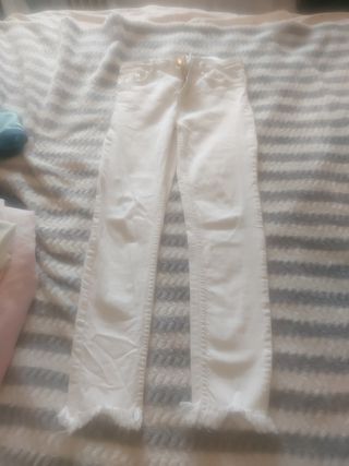 Pantalón pitillo blanco Zara elástico