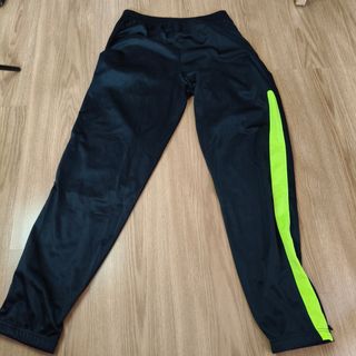 Pantalón chándal KELME negro y verde