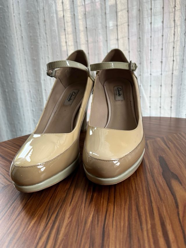 Zapatos Clarks charol T41