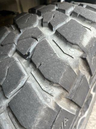5 Neumáticos BFGoodrich Mud-Terrain T/A KM2