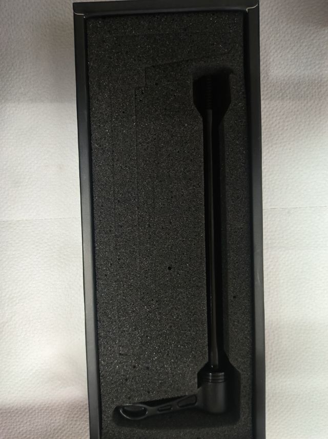 Eje KCNC THRU AXLE 12x142