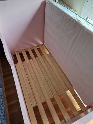 Cama extensible rosa Ikea