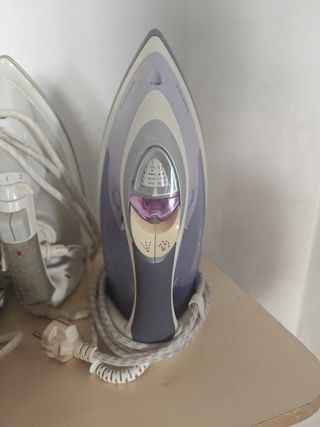 Plancha de ropa Tefal morada