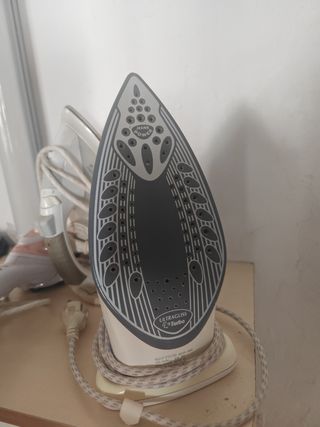 Plancha de ropa Tefal morada