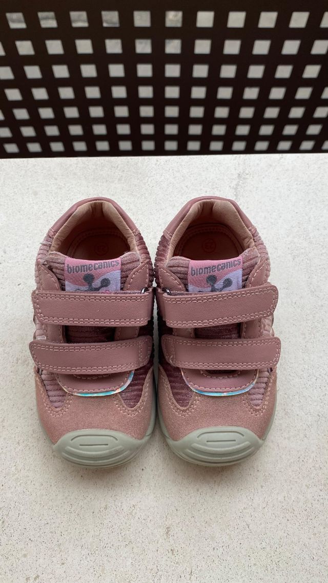 Zapatos Biomecánics talla 23