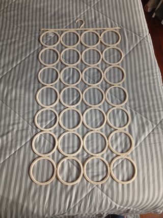 Colgador de corbatas y pañuelos