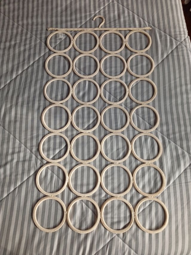 Colgador de corbatas y pañuelos