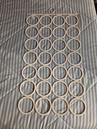 Colgador de corbatas y pañuelos