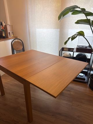 Mesa de comedor de madera plegable