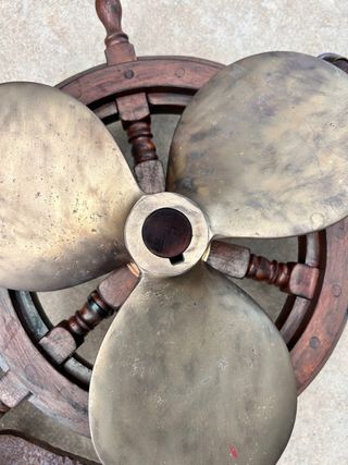 Conjunto de ancla, Timón y hélice de bronce.