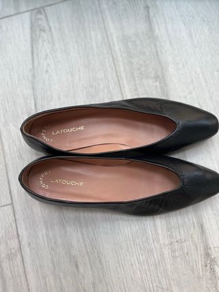 Zapatos negros de tacón bajo