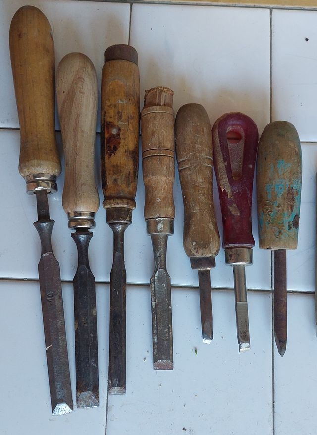 Set 8 scalpelli + 6 utensili intaglio