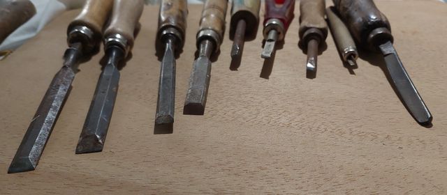 Set 8 scalpelli + 6 utensili intaglio