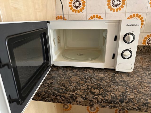 Microondas Jocel Blanco