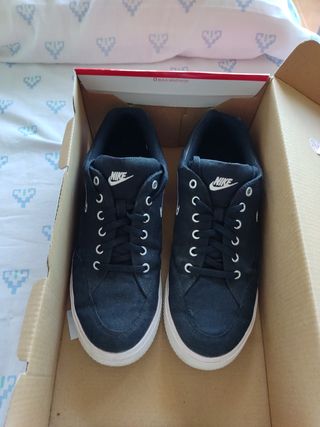 Zapatillas Nike Negras y Blancas