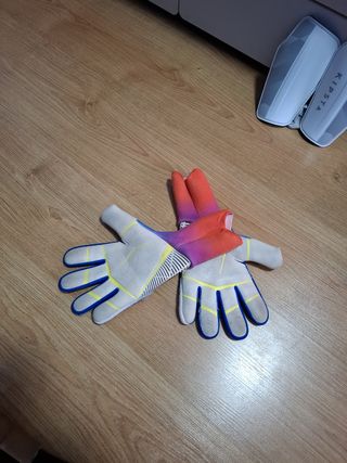 Pack Fútbol: Botas Puma y Espinilleras