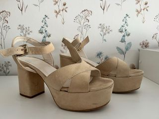 Sandalias de tacón plataforma beige