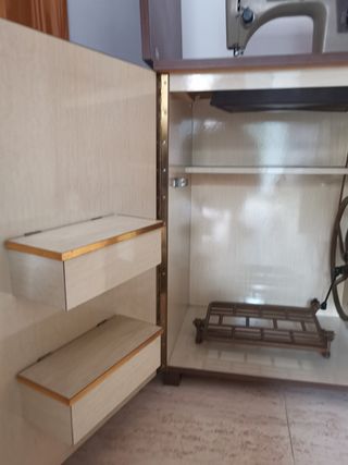 Máquina de coser Wertheim con mueble