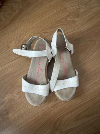 Sandalias de piel blancas