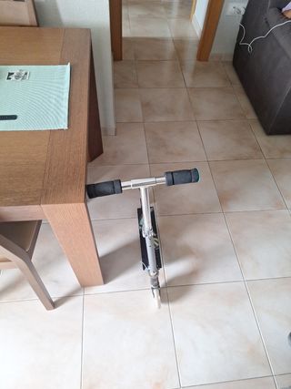 Patinete infantil con ruedas luminosas