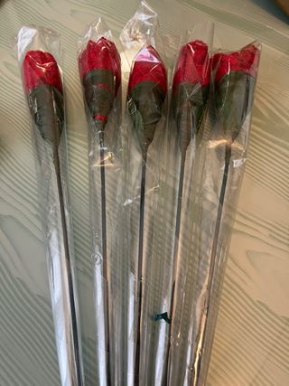 5 rose finte pizzo rosso
