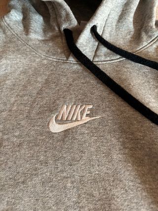 Sudadera Nike Gris con Capucha