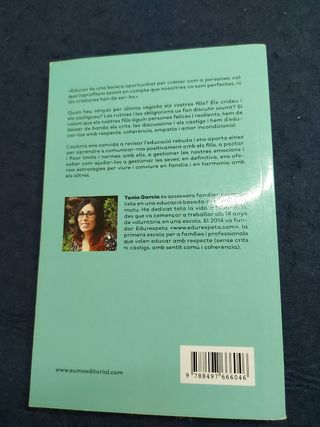 Guia per a mares i pares que no són perfectes i criatures que no han de ser-ho (Educació i Família) (Catalan Edition)