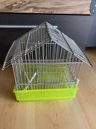 Jaula para pájaros plateada y verde
