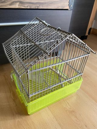 Jaula para pájaros plateada y verde