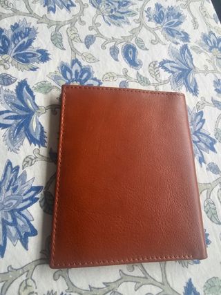 Cartera de piel nueva