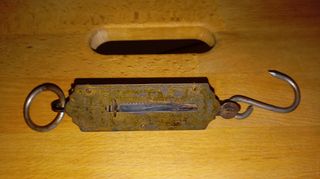 Balanza de muelle antigua.