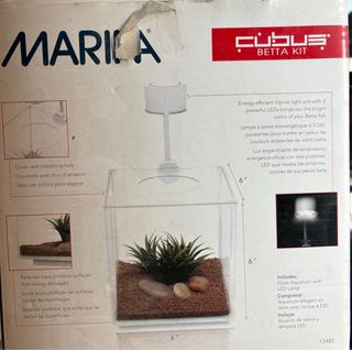 Transportín pez y lámpara pecera