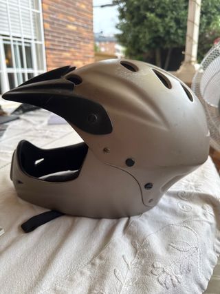 Casco bici/patinete eléctrico sin usar. talla M