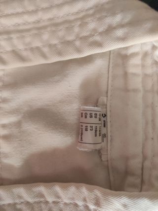 Kimono infantil con dos cinturones blancos

