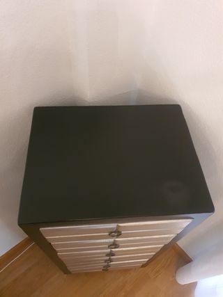 Cajonera artesanal madera y tiradores de metal